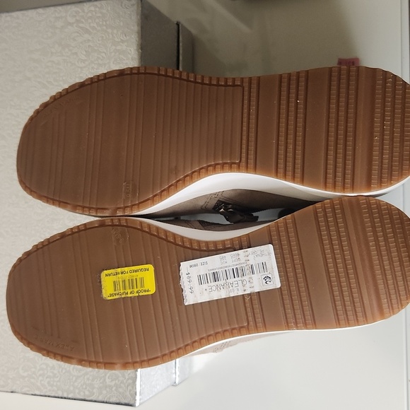 ALEX MARIE WOMEN'S CAMEL ANKLE BOOTS. SIZE 9.5 - Picture 7 of 11